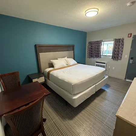 Essence Express Elizabeth Ewr Airport Hotel Exterior photo